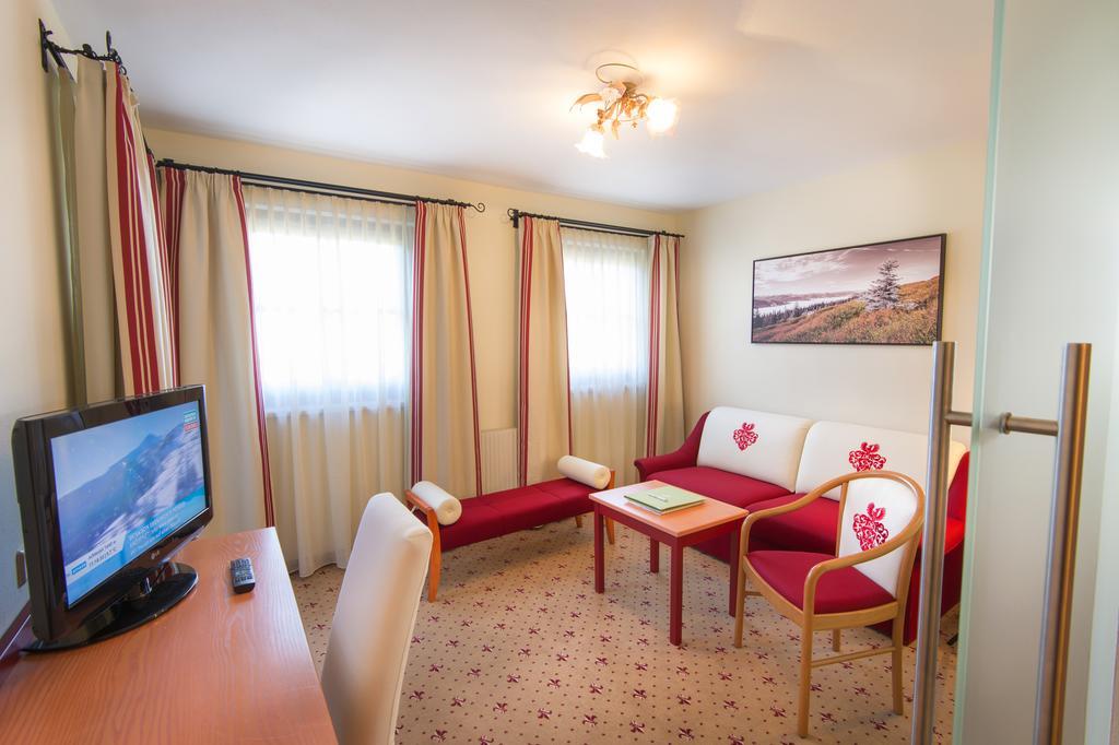 Hotel Zum Jungen Roemer Radstadt Quarto foto